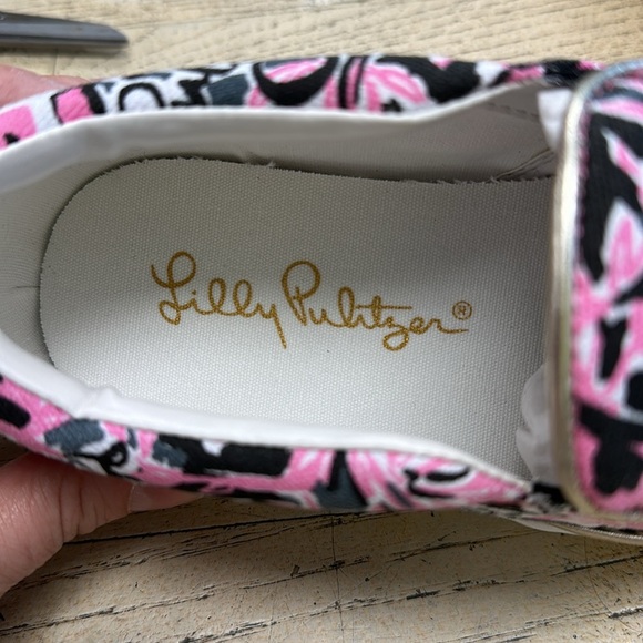 Lilly Pulitzer pink and black Slip On Sneakers size 7 Brand New - Picture 2 of 6
